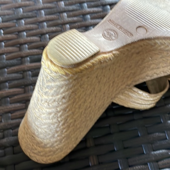 Sandals - Picture 4 of 5